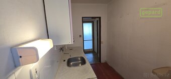 Zděný byt s balkonem  3+1 k rekonstrukci. - 14