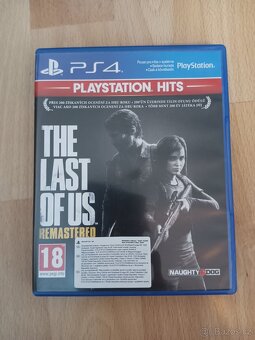 PS4 Slim, 500 GB, 2 ovladače, 14 her - 14