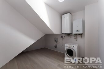 Prodej novostavby rodinného domu 6+kk 230 m² s pozemkem 958  - 14