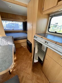 ADRIA UNICA A542, 4 pevná lůžka, od 1200,- - 14