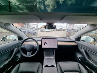 Tesla Model 3 Long Range 82kWh 4x4 366 kW za 599.900 Kč - 14