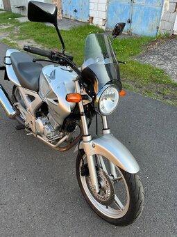 Honda 250 CBF - 14