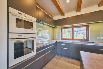 Prodej novostavby RD o dispozici 5+kk s garáží a se zahradou - 14