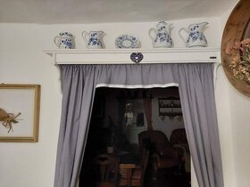 Dřevěná garnýž z masivu s policí na míru. - 14