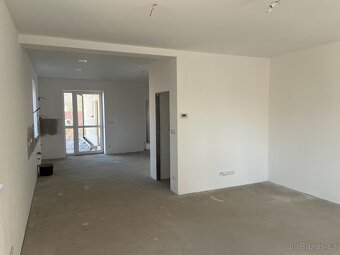 Prodej RD po kompletní reko. dvě bytové jednotky zahrada 710 - 14