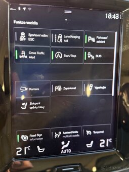 Volvo XC40 D4 AWD Panorama (odpočet DPH) - 14