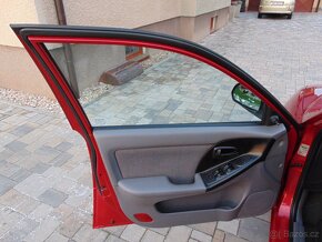 HYUNDAI ELANTRA 1.6,PŮVOD ČR,TAŽNÉ,KLIMA - 14