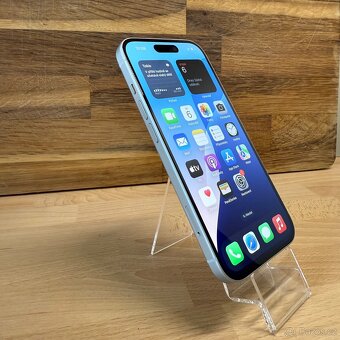 iPhone 15 128GB, bílý (12 měsíců záruka) - 14