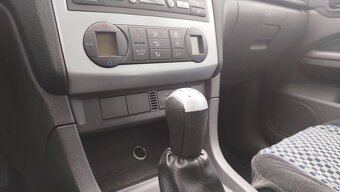 Ford Focus 1.6 16v    2006 - 14