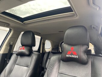 Mitsubishi Outlander 3 2,2 Di-D, 4x4,2014, 7 míst SUV - 14