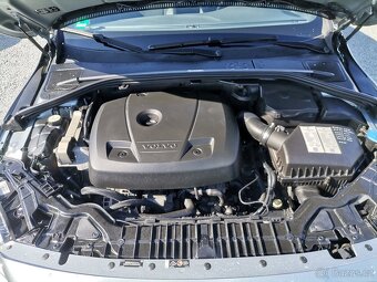 VOLVO V60 2.0 T5 Drive-E 180kW MOMENTUM automat - ČR - 14