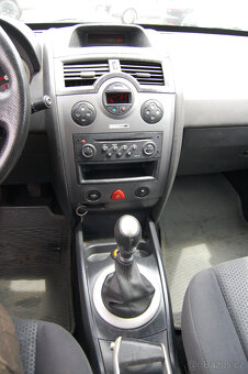 Renault Megane 2.0i 16V LPG - 14
