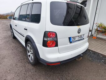 VW Touran 2.0 TDI - 14
