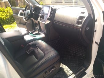 TOYOTA LANDCRUISER 200 V8 DIESEL Model 2021 R. V. 1O/2020 - 14