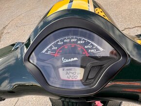 2022 PIAGGIO VESPA 300 GTS HPE RACING SIXTIES 3000 km - 14