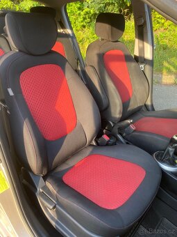 Hyundai i20 1.4i 2009 - 14