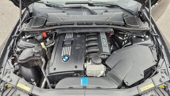 BMW 330i M Sportpaket Manuál E92 Xenon Nebouraný TOP stav - 14