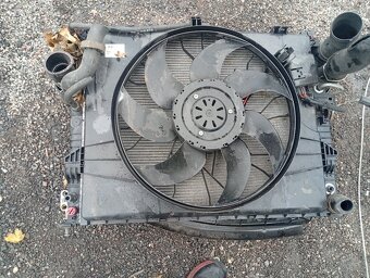 MERCEDES ML W164 PŘEDNÍ ČELO, VÝZTUHY, SAHARA S CHLADIČI - 14