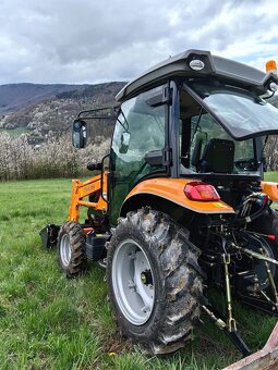 Traktor TIGER 704 - 14