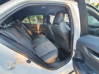 Toyota Corolla GR 1.8i Hybrid, hatchback, CZ, 1. majitel - 14
