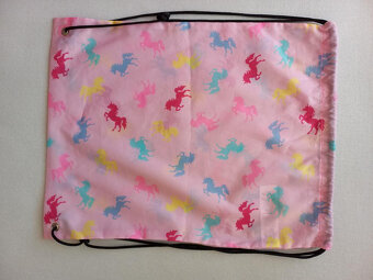 Prodám studentské batohy, sáčky na TV. - 14