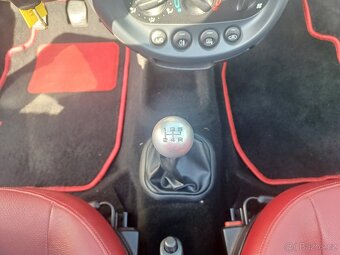 Ford Streetka 1.6i, r.v. 2004 - 14