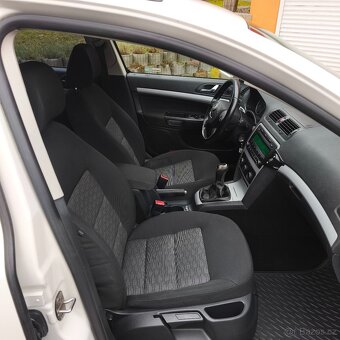 Škoda Octavia combi 1.6 TDI 77kw, poctivých 246tkm, rok 2011 - 14