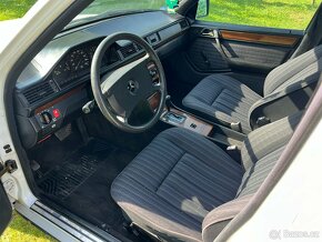 Mercedes-Benz 124 250D AUTOMAT - 14