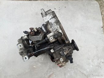 Škoda octavia 1 combi rs díly z vozu - 14