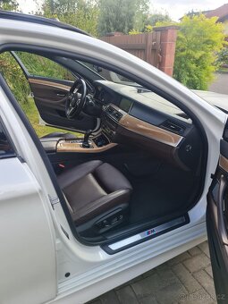 BMW 535d  | zadní náhon | 3xTV | B&O | FULL VÝBAVA - 14