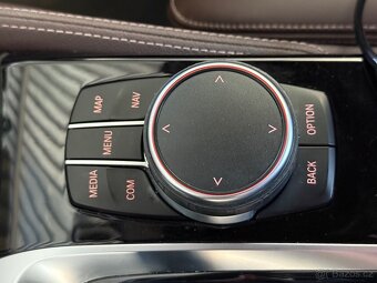 BMW Řada 5, M550i 4,4/340kW 1maj xDrive ČR - 14