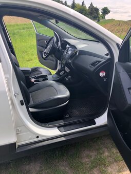 HYUNDAI ix35 2.0 CRDI 135 kw 4x4 AUTOMAT r.v. 2015 - 14