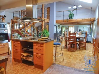 Prodej poloviny vily v centru Mělníka - 14