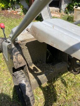 Sekačka na trávu - 14