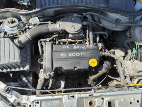 Opel Corsa 2001 C 1,0i a  něco i 1,7DTi - pouze dily - 14