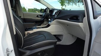Chrysler pacifica 2023 4wd Limited výbava záruka 2 roky - 14