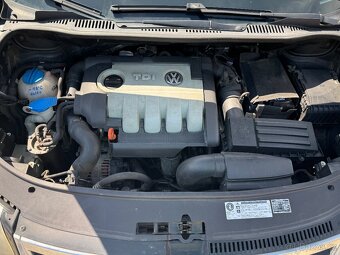 Volkswagen Cross Touran 2.0 TDI 103 kW - 14