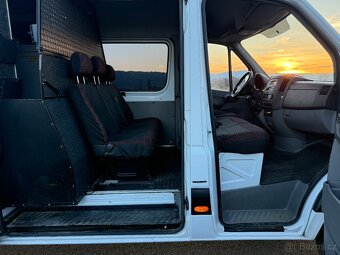 MB Sprinter 516 4x4 dílna + 6 místné - 14