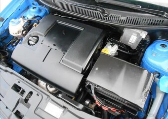 Volkswagen Polo 1,2 HTP 47 kW benzín - 14