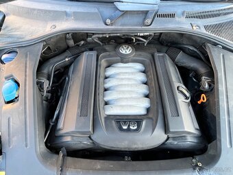 Volkswagen Touareg 4,2l, V8, benzín - 14