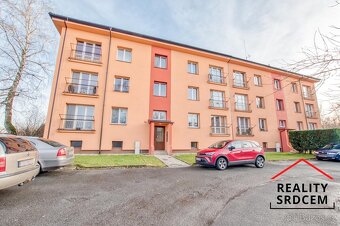 Pronájem částečně zařízeného bytu 2+kk se šatnou, 49 m2, ul. - 14