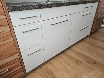 Kompletní kuchyně ONTARIO vč. SIEMENS spotřebičů - 14