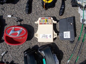 Díly interiéru Hyundai i30 - 14