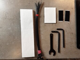 Playseat EVOLUTION black + Logitech G923 - 14