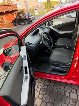 Toyota YARIS,PERFEKTNÍ STAV, 1MAJITEL,Benz,1.0,STK9/26 - 14