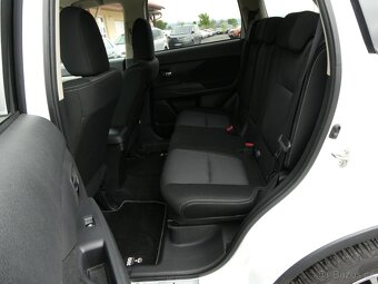 Mitsubishi Outlander 2.3 Di-D 4x4, DPH, 7.míst - 14