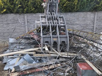 Hydraulický pridržovací prst na bagr, rýpadlo CAT a jiné - 14