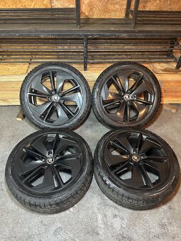 ALU Kola ŠKODA 5x112 R18 COMET Zánovní Zimní Pneu 225/45/18 - 14