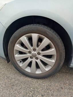 Opel Astra J 1.4i 74kW první majitel najeto pouze 53tis.km - 14