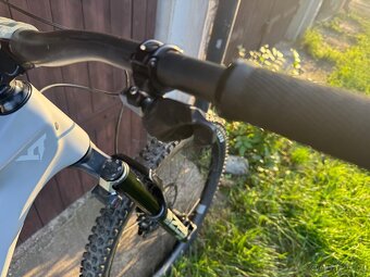 Celoodpruzene horske karbonove kolo velikost XXL - 14